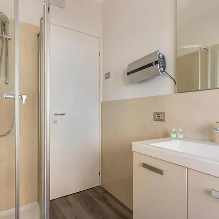 Gemini 1 Apartment *